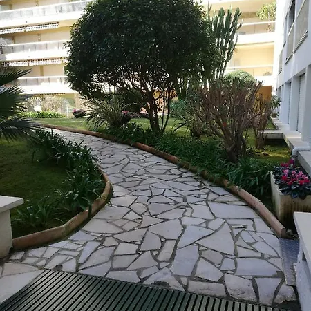 Espace 2000 Piscine Et Proche De La Mer Apartment Menton